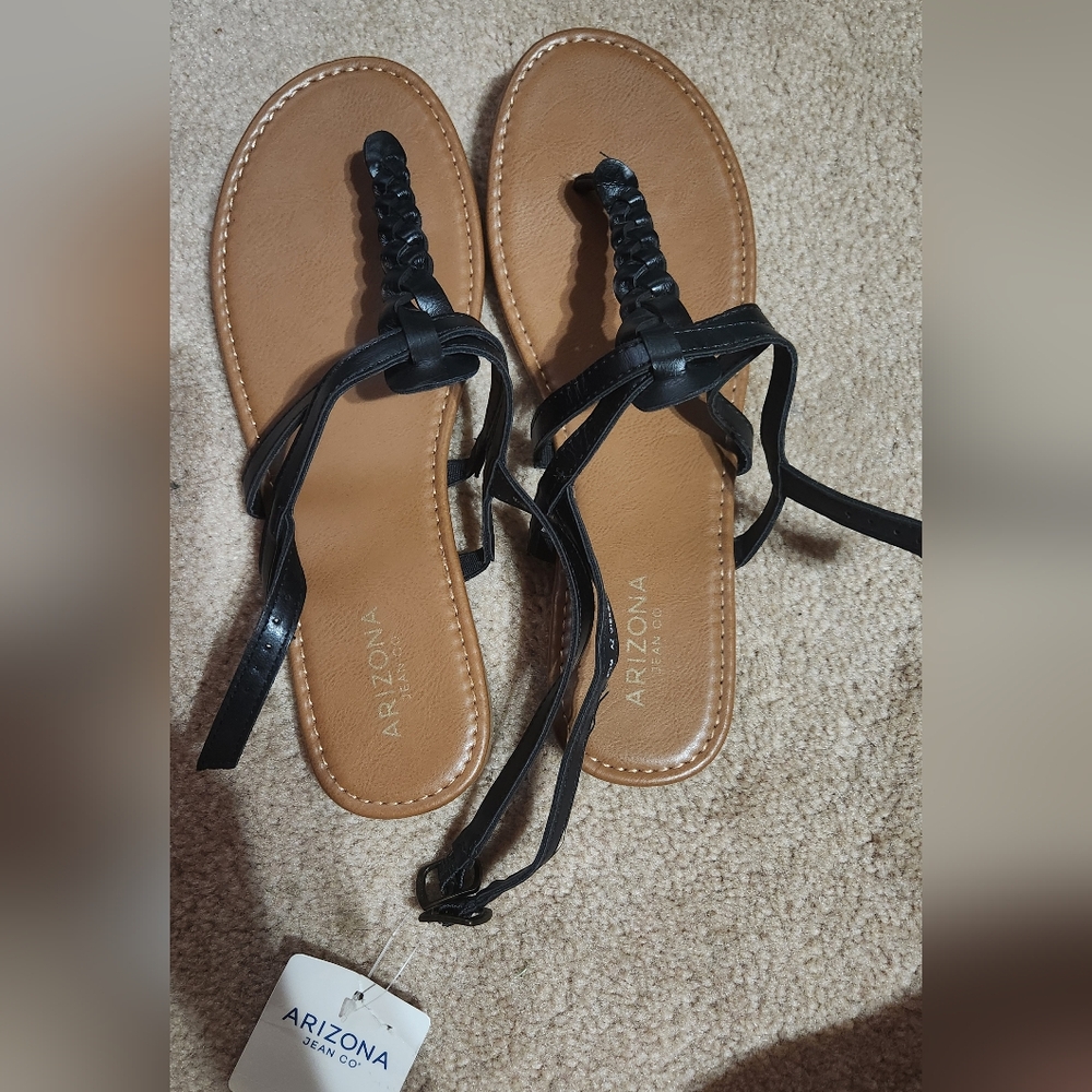 Arizona Jean Company Black and Tan Sandals Minimalist Design